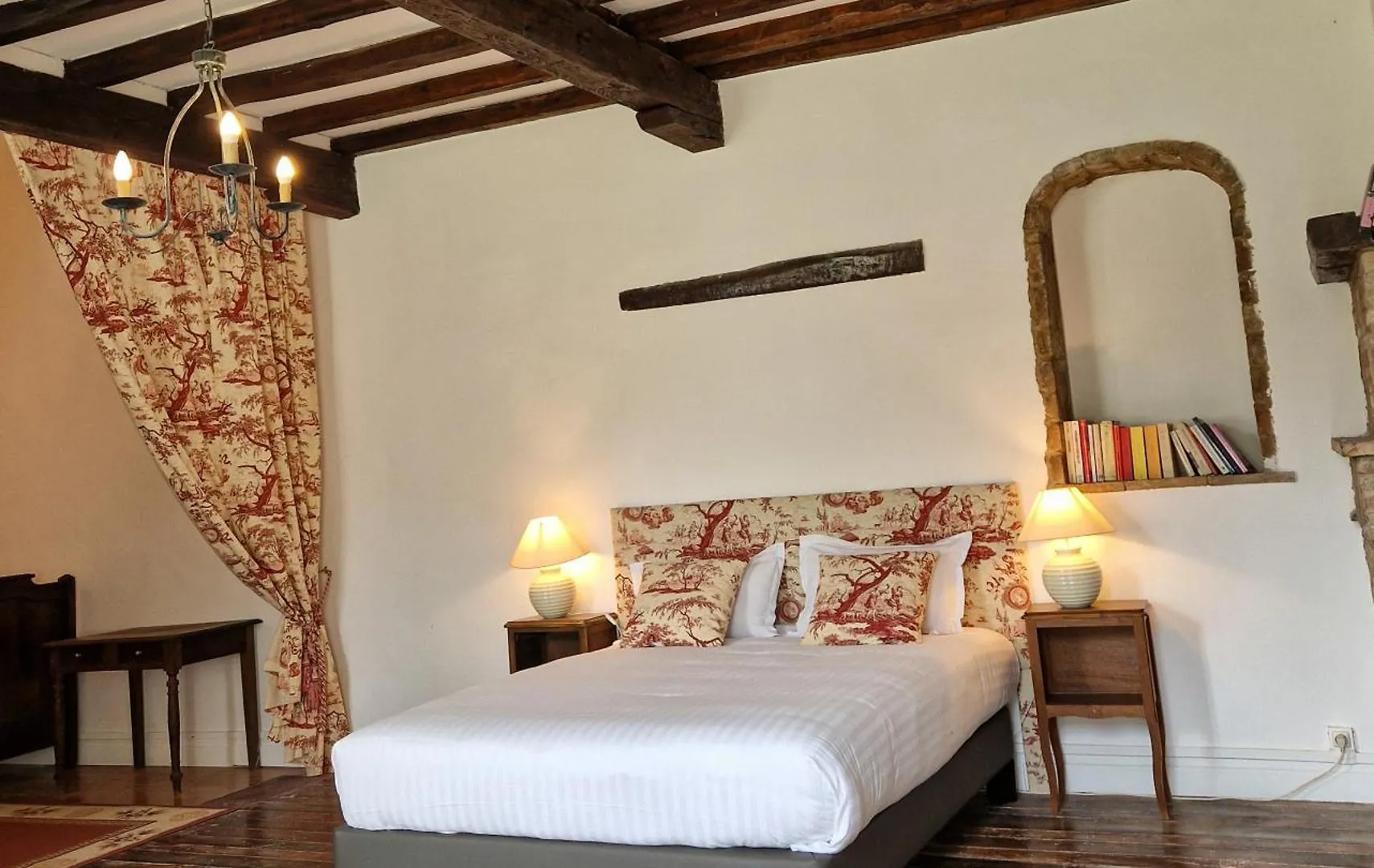 Hotel Le Manoir De Lisle  Lisle-sur-Tarn